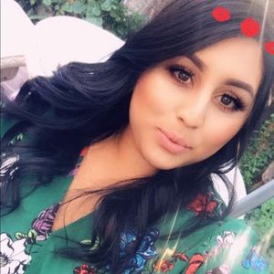 Meet your Posher, Dalia